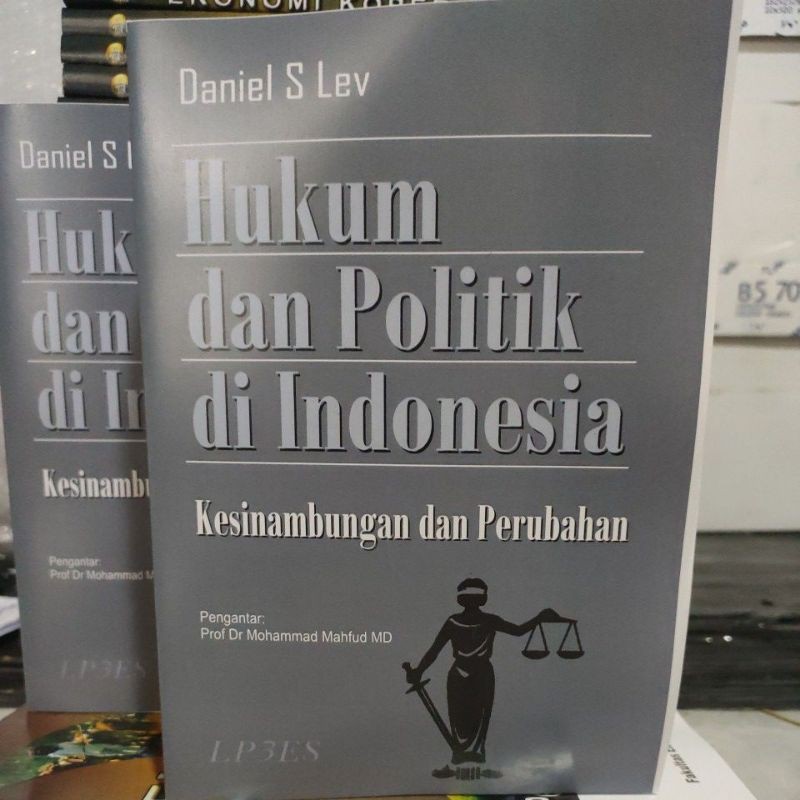 Jual Hukum Dan Politik Di Indonesia By Daniel S Lev | Shopee Indonesia