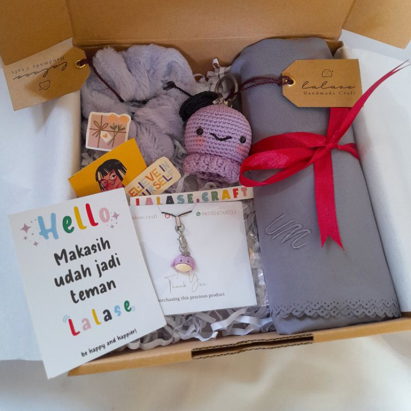 Jual Hampers Graduation / Kado Wisuda Ultah / Giftbox Amigurumi ...