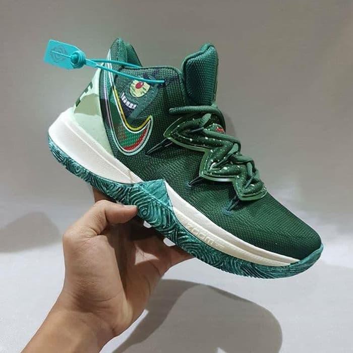 Kyrie plankton store