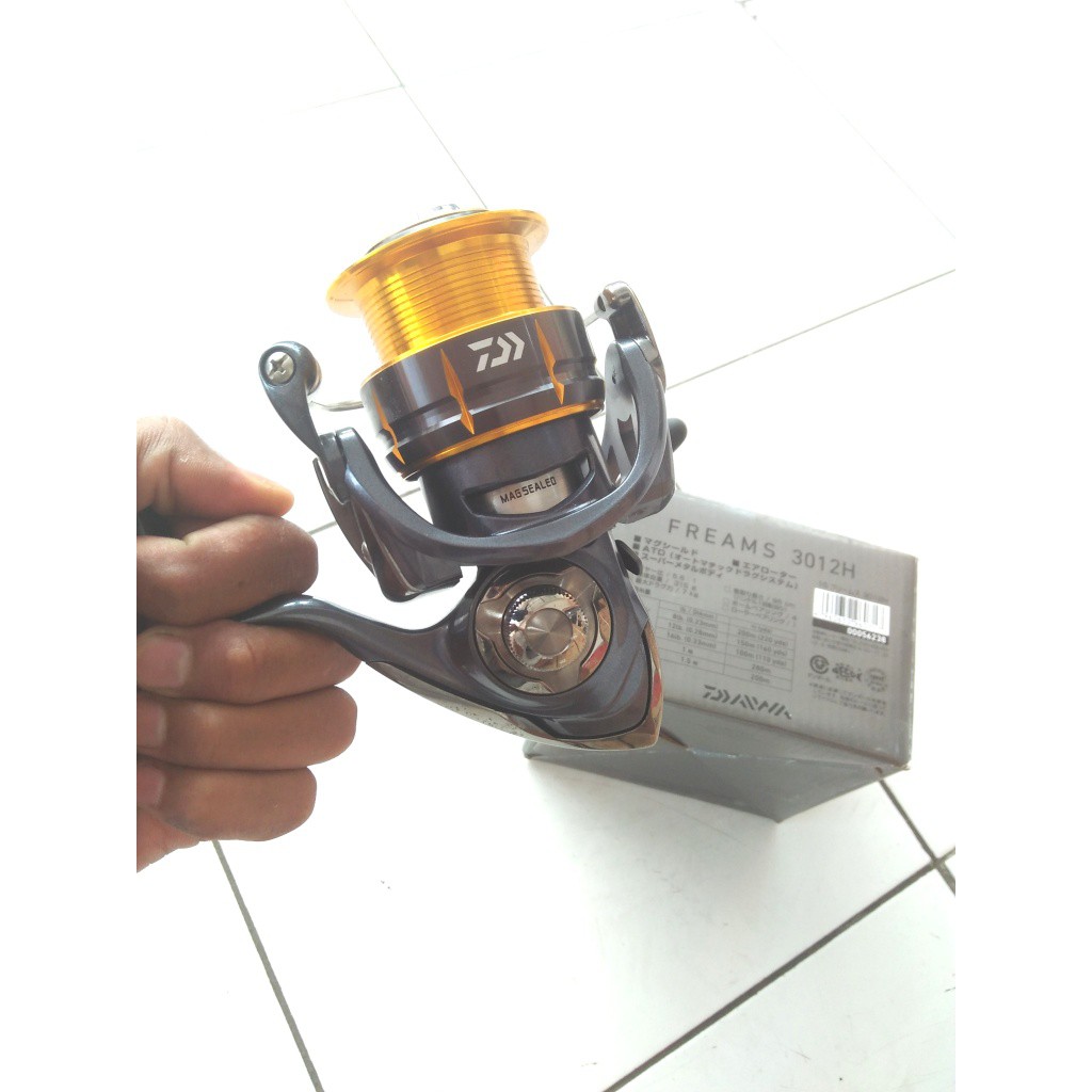 Jual Spinning Reel Daiwa Freams 3012H drag 7 kg | Shopee Indonesia