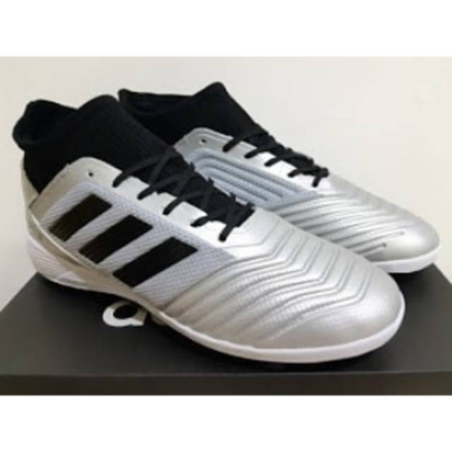 Sepatu futsal 2025 adidas silver