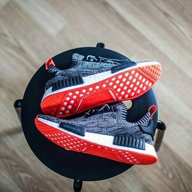 Nmd r1 pk firestarter deals