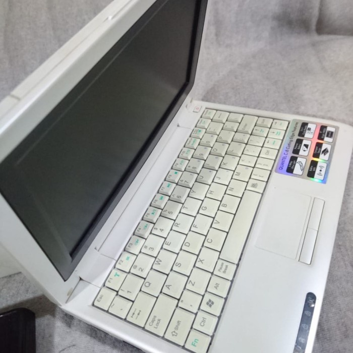 Jual Laptop notebook netbook Quantel C8 bonus DVD writer webcam siap ...