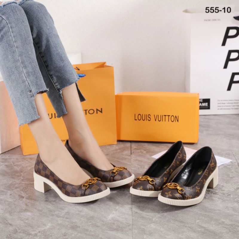 Jual Produk Sepatu Lv Pria Termurah dan Terlengkap November 2023