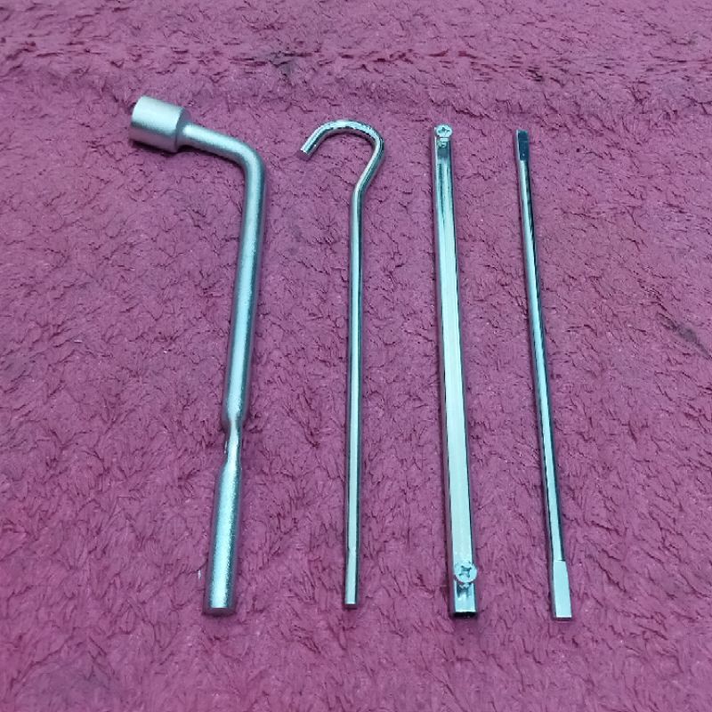 Jual Paket Kunci Roda Mobil Ertiga Original ( kunci roda 19 mm & Handle ...