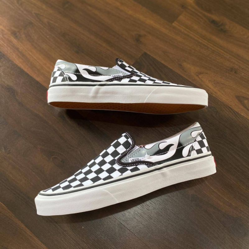 Jual VANS SLIP ON CHECKER FLAME BLACK/WHITE Original | Shopee Indonesia