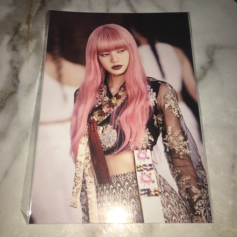 Jual [READY INA] Official Blackpink Lisa Photo A4 The Show | Shopee ...