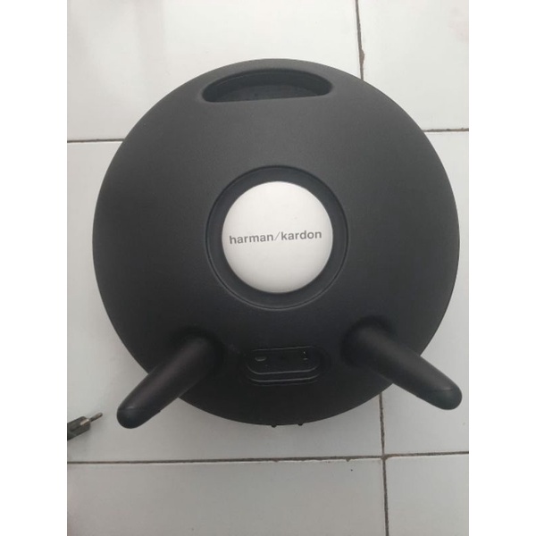 Harman kardon store onyx 3 second