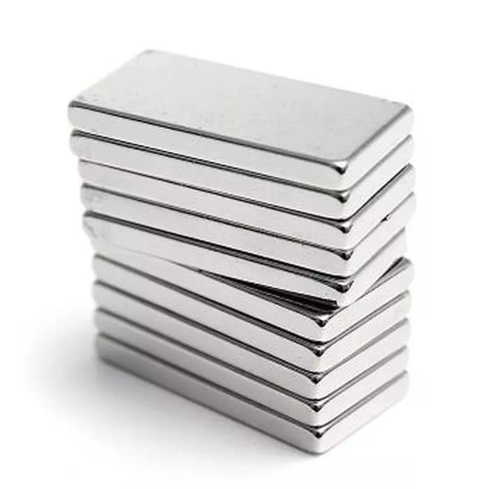 Jual Magnet NEODYMIUM Kotak uk.20x10x1.5mm | Shopee Indonesia