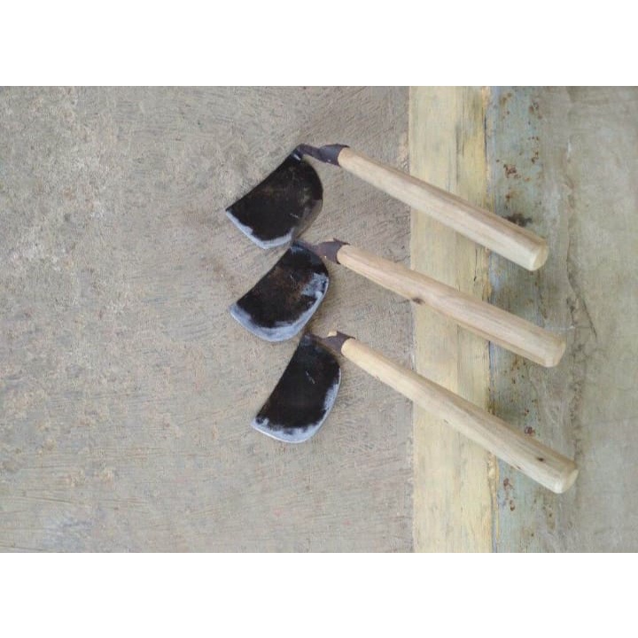 Jual Cangkul Kecil Mini / KORET RUMPUT - Model Samping Gagang Kayu ...