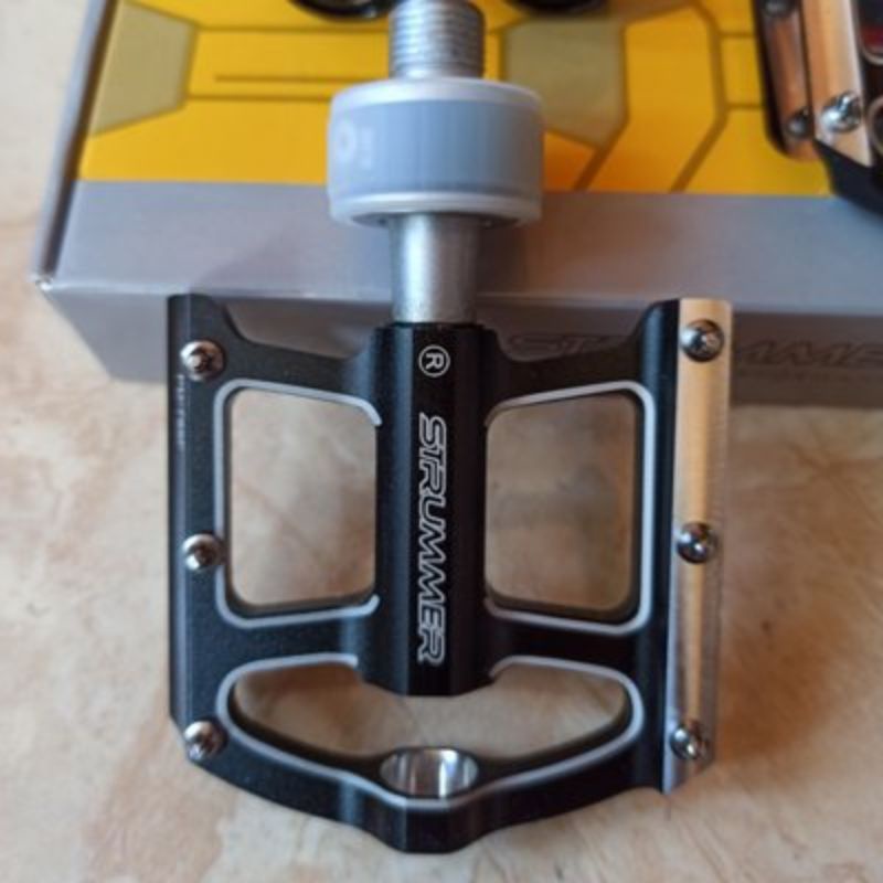 Jual Pedal Sepeda Bearing Strummer | Shopee Indonesia