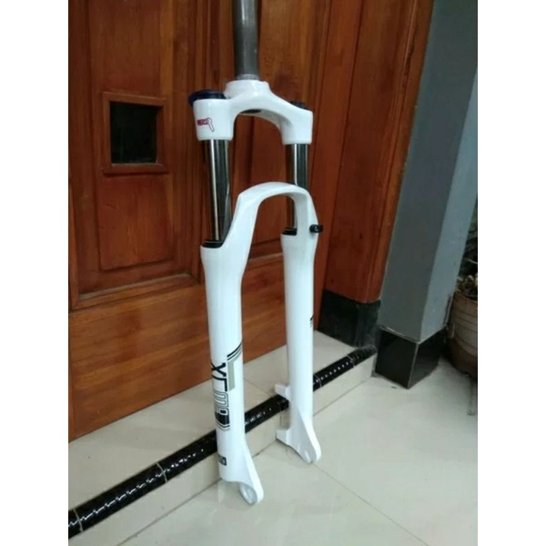 Jual FORK SUNTOUR XCM 27.5 TRAVEL 100 LOCK WARNA PUTIH Shopee