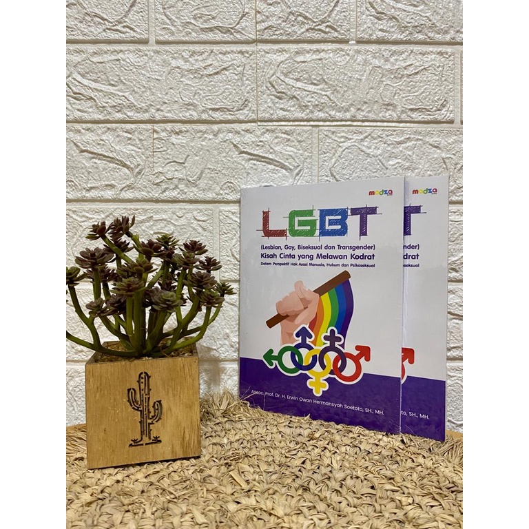 Jual Buku Lgbt Lesbian Gay Biseksual Dan Transgender Kisah Cinta Yang