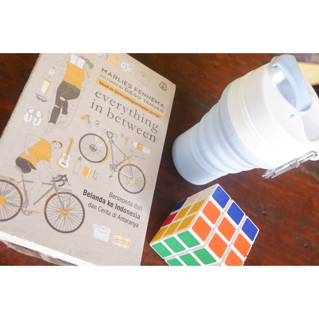 Jual Buku Everithing In Between | Shopee Indonesia