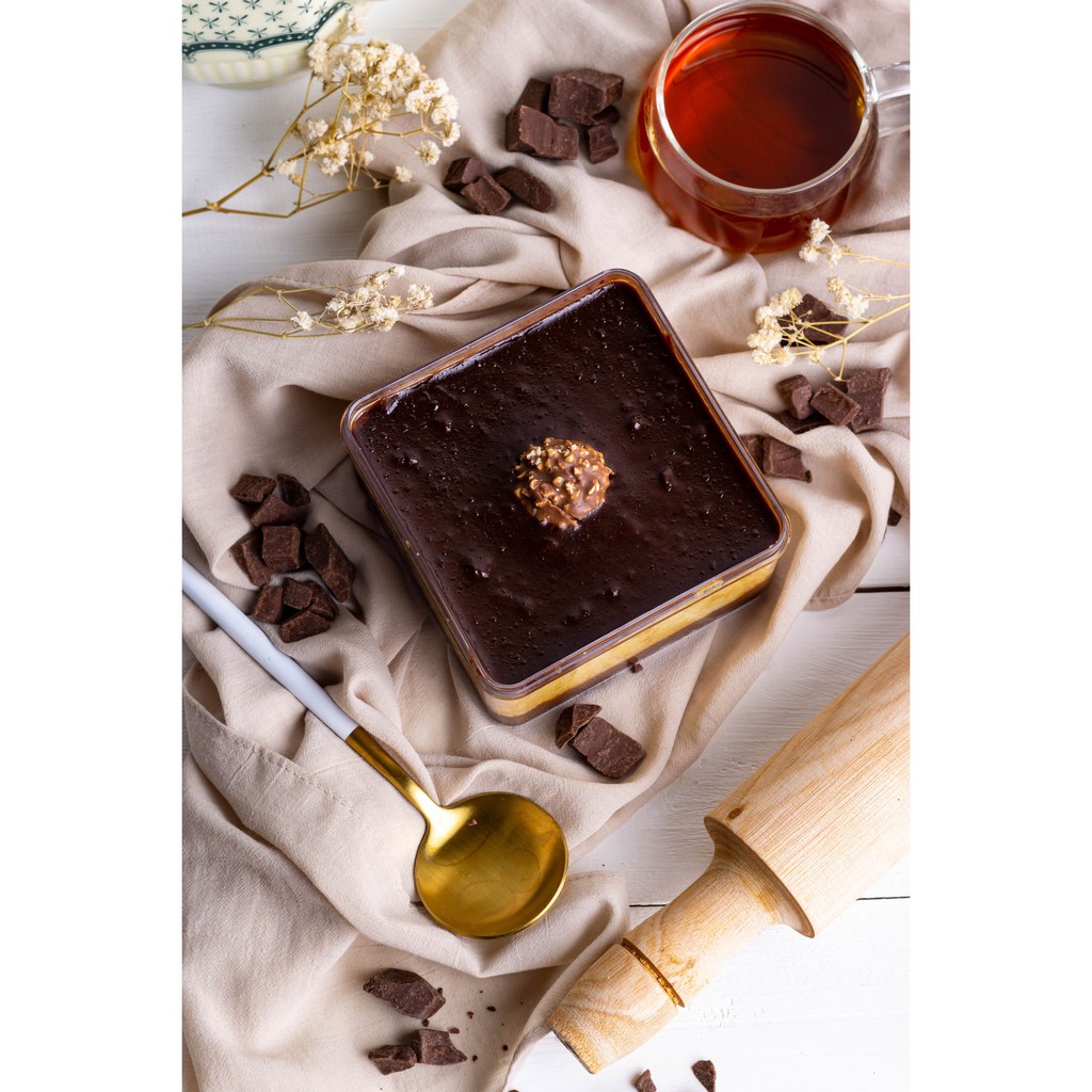 Jual Ferrero Rocher Dessert Box ( Kue bolu rasa coklat hazelnut ...