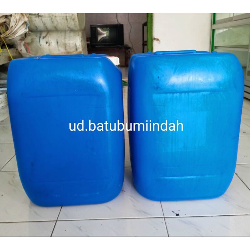 Jual Jerigen Bekas 35liter Bahan Tebal Jerigen Serbaguna Derigen Bekas Bahan Tebal Shopee 0084