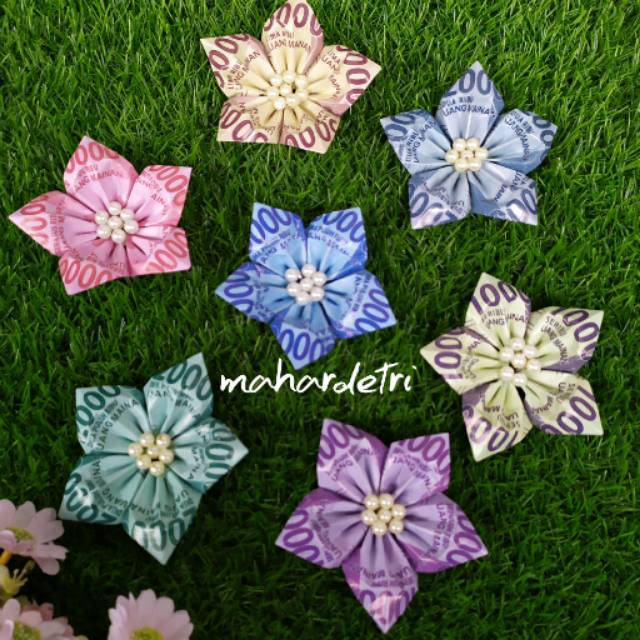 Jual Bunga Lily dari Replika Uang Kertas Mainan Bahan Dekorasi Mahar ...