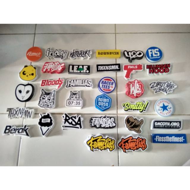 Jual Stiker distro brand isi 50 pcs UKURAN NORMAL Case Phone Aesthetic ...