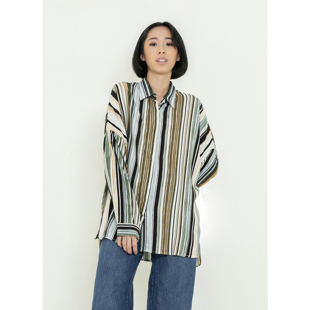 Jual Ixora Yon Oversized Shirt - Kemeja Wanita Oversized Blouse ...