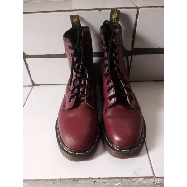 Jual docmart second / dr.martens second / dr marten 1460 maroon ...
