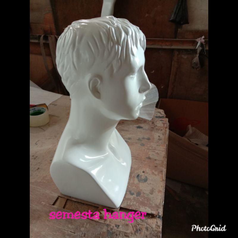 Jual patung kepala pria fiber/patung kepala cesar(udh packing kayu