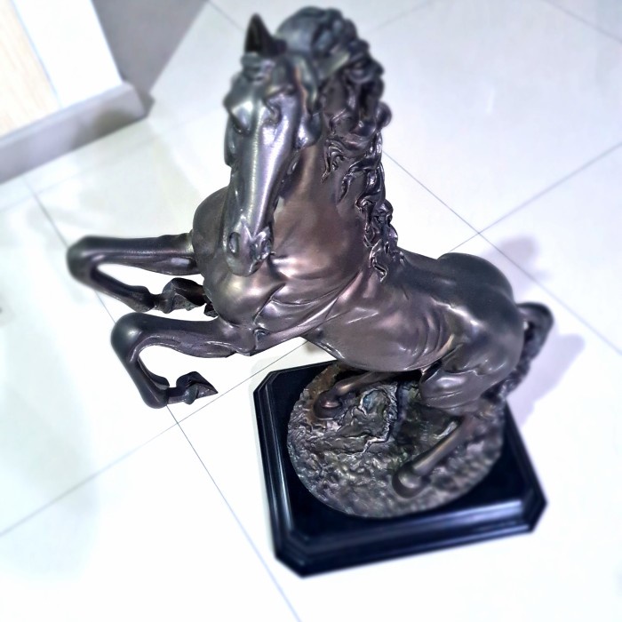 Jual patung- patung kuda -patung. | Shopee Indonesia