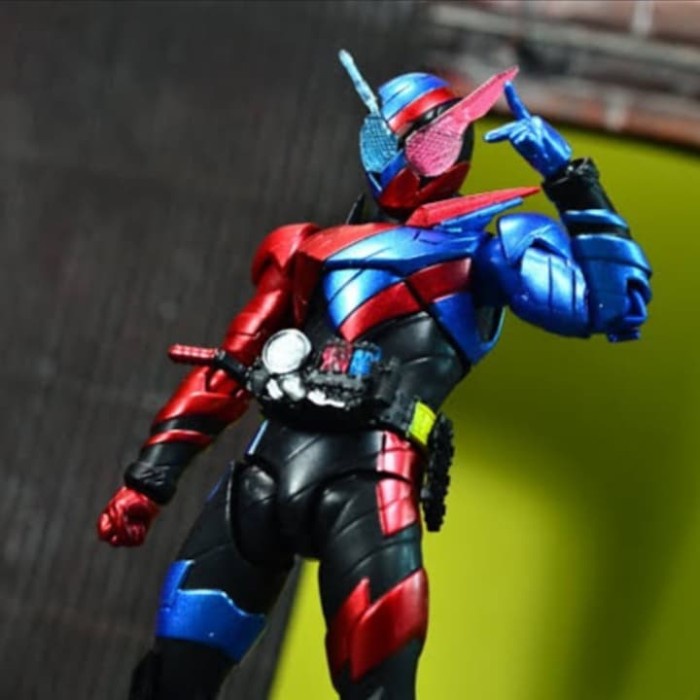 Jual Shf Kamen Rider Build Rabbit Tank Version Figuarts Figure | Shopee ...
