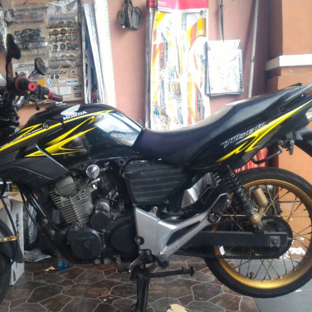 Jual Striping stiker les body Honda tiger revo 2013 variasi kuning ...