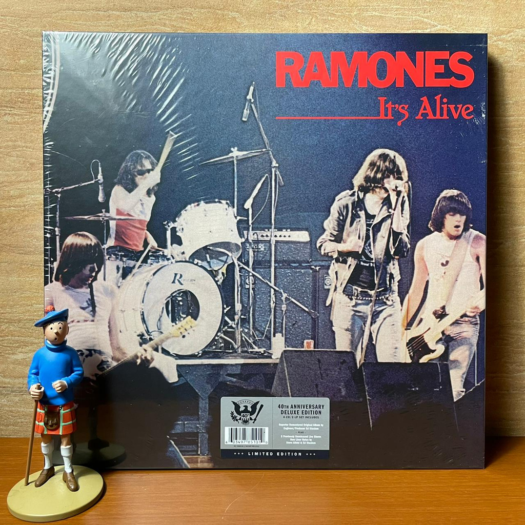 Jual PIRINGAN HITAM / VINYL Ramones - It's Alive: 40th Anniversary