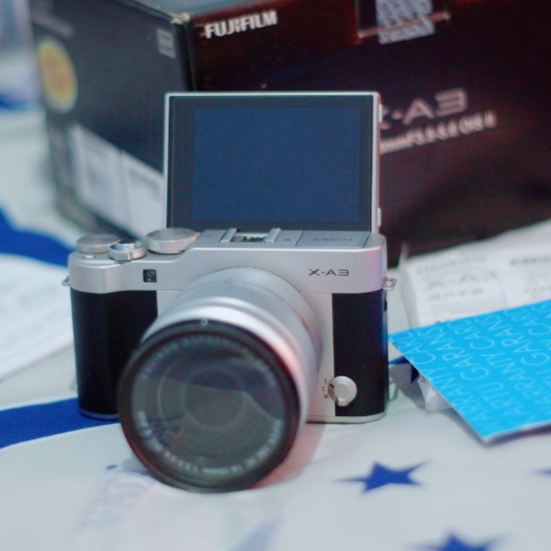Jual Fujifilm xa3 touchscreen wifi fullset mulus lensa Mirrorless