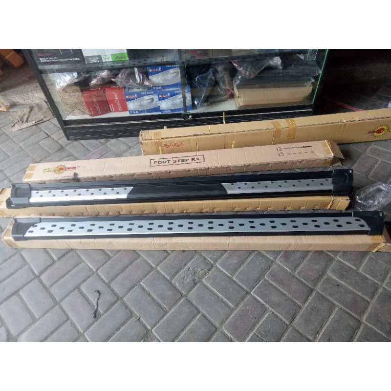Jual Footstep GT bintik Buat Avanza Innova Rush kijang panther DLL ...