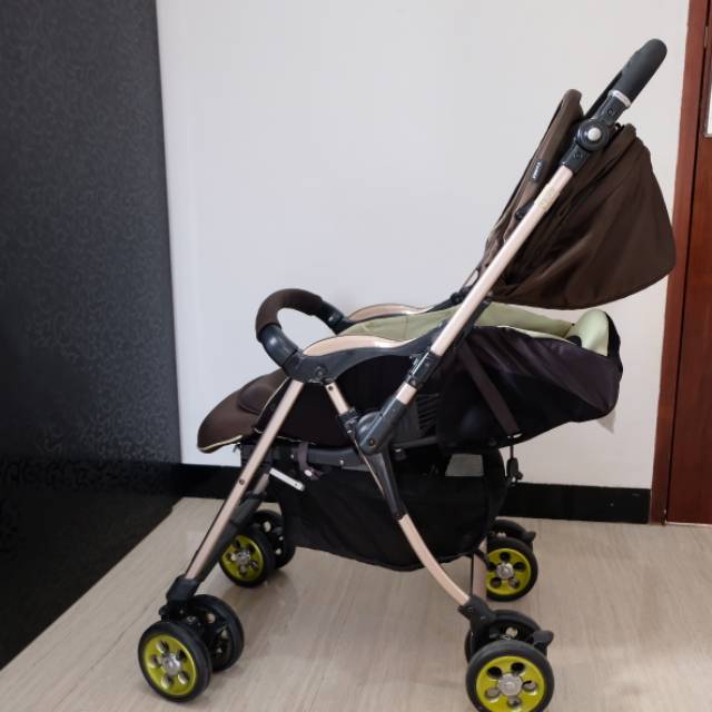 Combi miracle outlet turn stroller