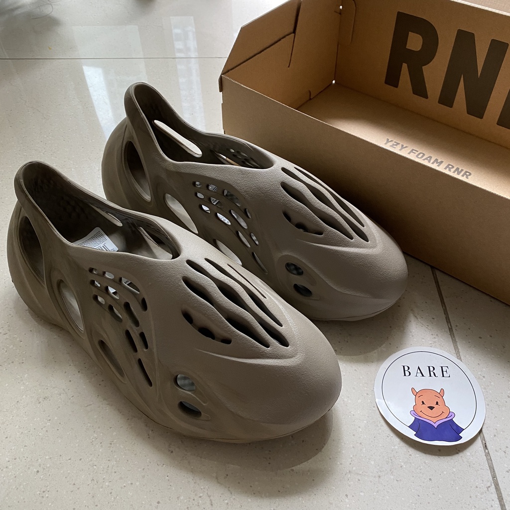 Jual Yeezy Foam RNNR Stone Sage [GX4472] | Shopee Indonesia