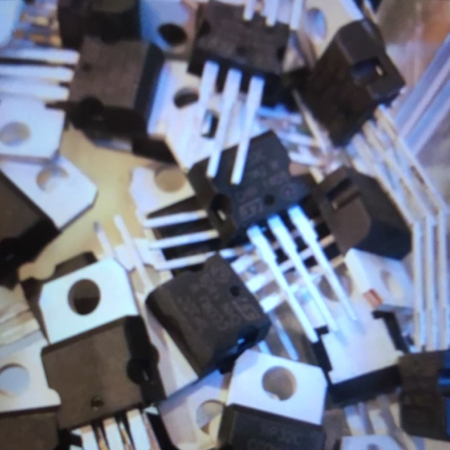 Jual 10 Pcs Transistor TIP 32 ST2 | Shopee Indonesia