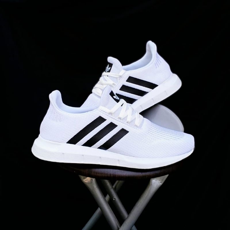 Jual ADIDAS SWIFT RUN ORIGINAL WHITE BLACK SEPATU RUNNING LARI OLAHRAGA ...