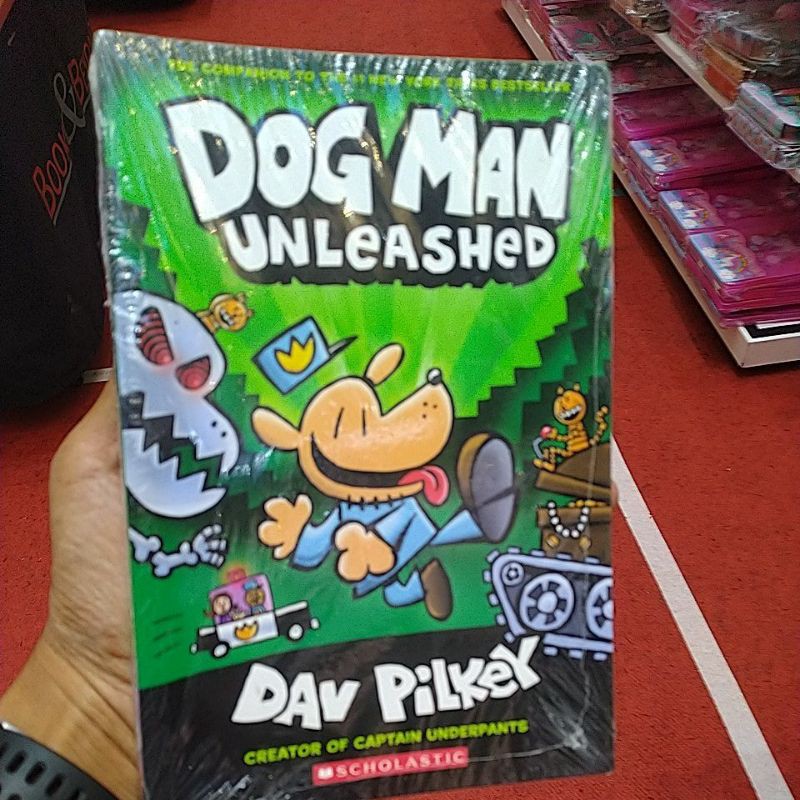 Dog Man Unleashed: From the Creator of Captain Underpants (Dog Man