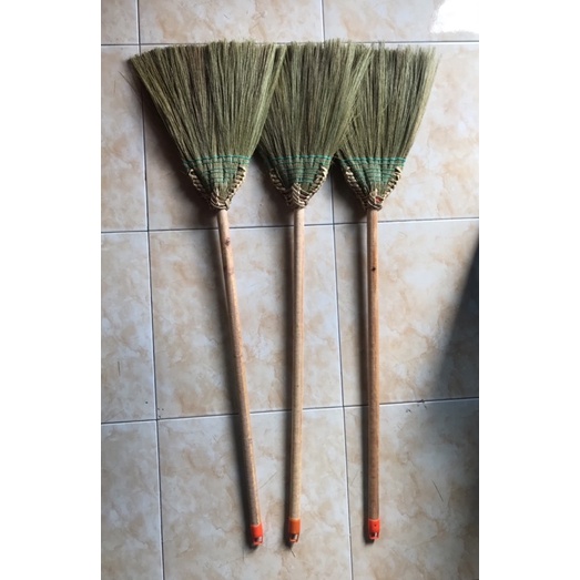 Jual Sapu Rayung Rajutan Jalin / Sapu Lantai Rayung / Sapu Gagang Kayu ...