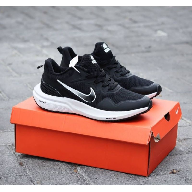 Jual Nike zoom structure v16 core black Shopee Indonesia