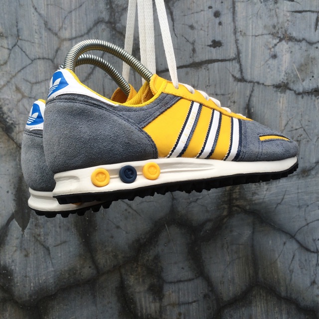 La trainer yellow best sale