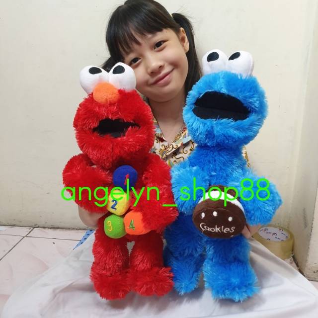 Jual Boneka elmo dadu merah atau elmo cookies biru | Shopee Indonesia
