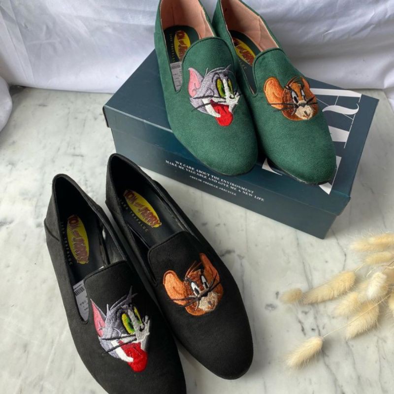 Jual Zara Tom and Jerry Flat Shoes. Shopee Indonesia