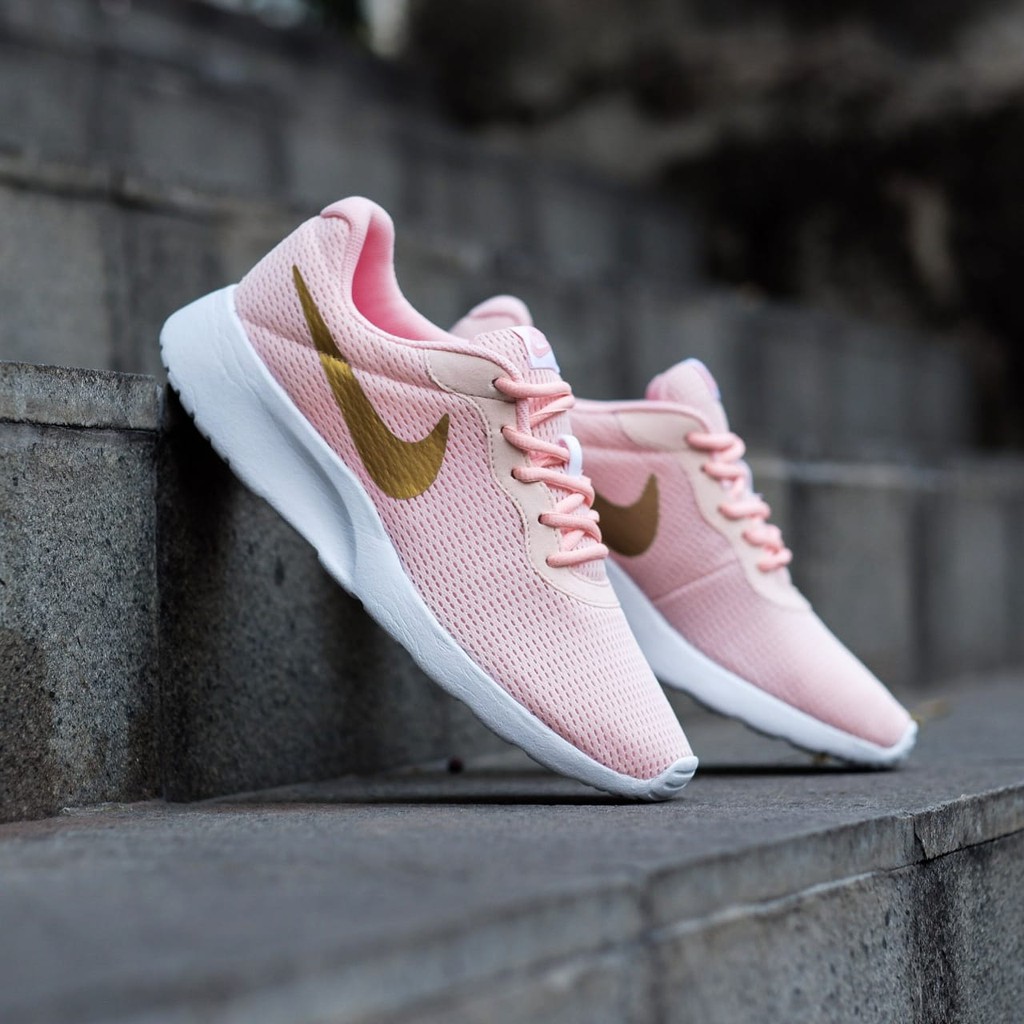 Nike tanjun peach sale