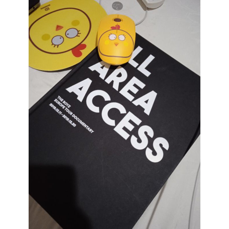 Jual The Boyz - All Area Access (AAA) Photobook | Shopee Indonesia