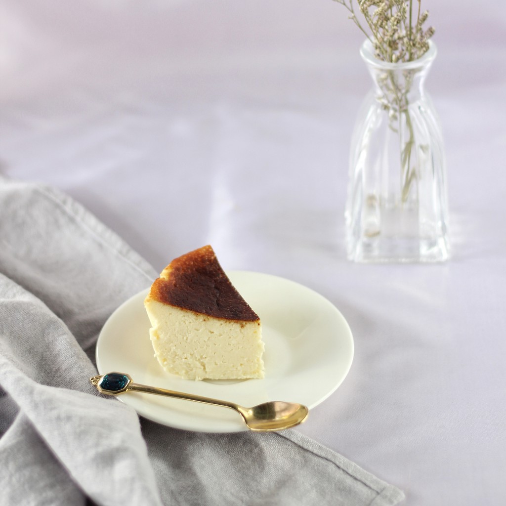 Jual Loure Cakery Basque Cheesecake/ Basque Burnt Cheese Cake/ Burnt