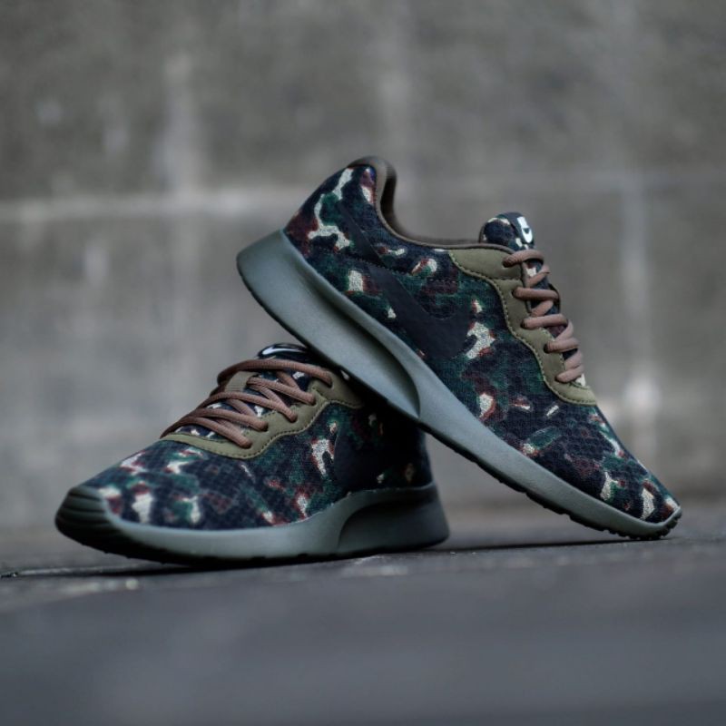 Jual NIKE TANJUN CAMO GREEN Shopee Indonesia