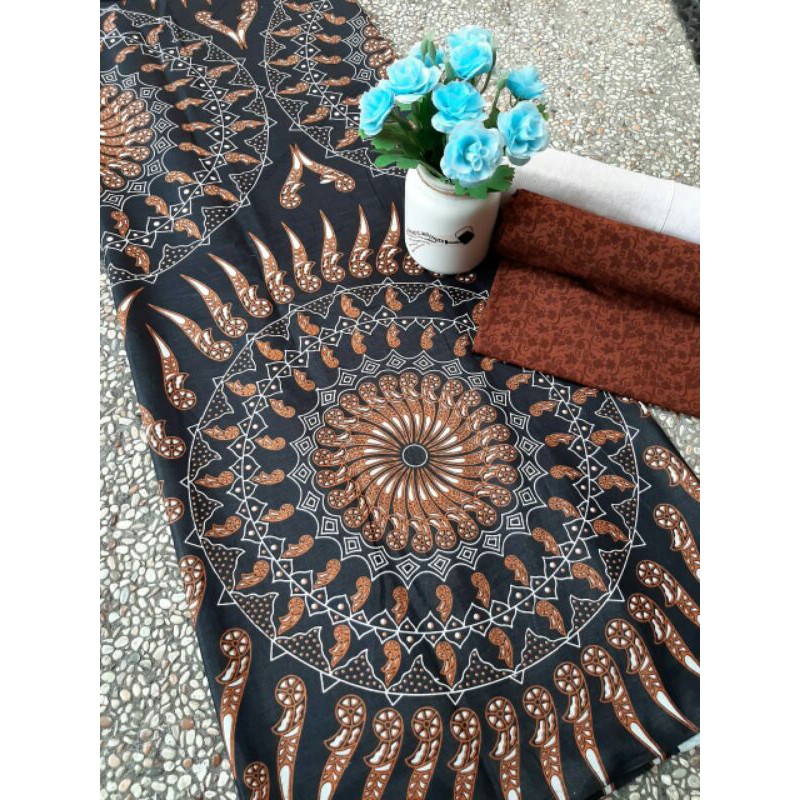 Jual KAIN BATIK MURAH | TIGA RODA PUTIH UKURAN 2M | Shopee Indonesia