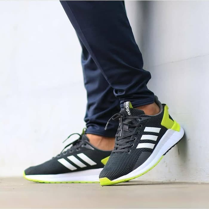 Adidas questar store ride dark grey