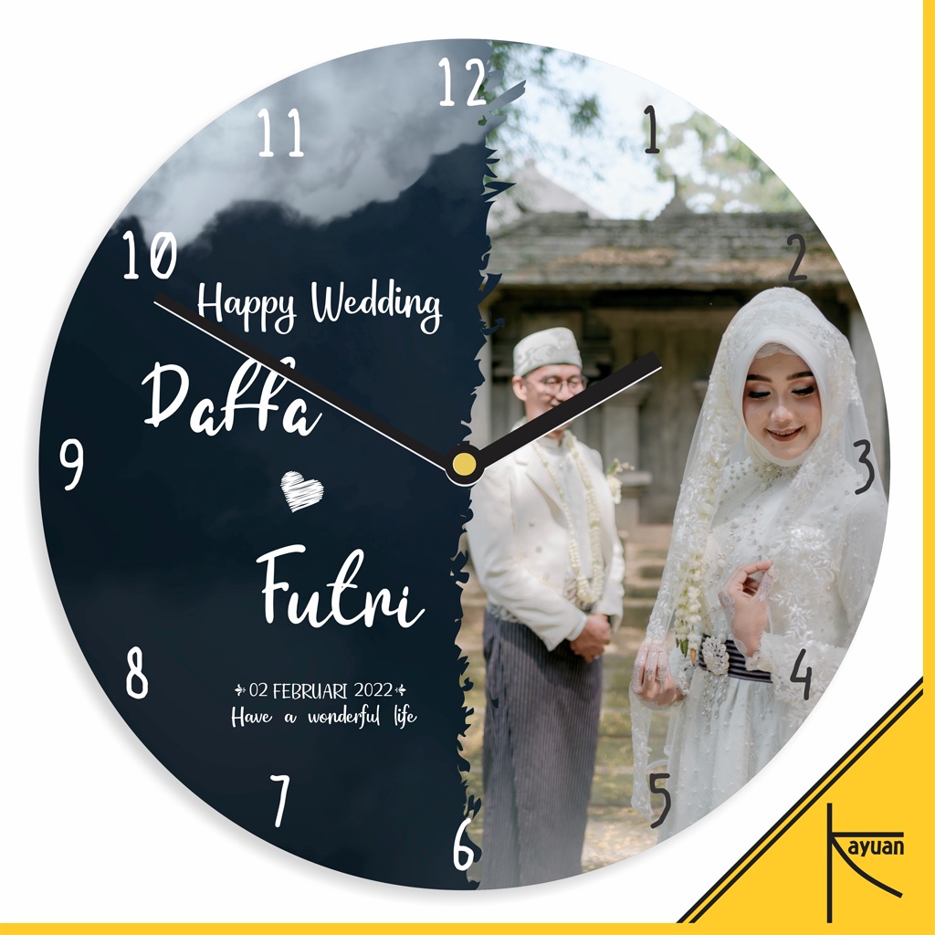 Jam Dinding Kayu Hadiah Pernikahan Custom Nama Foto Kado Wedding Unik Aesthetic