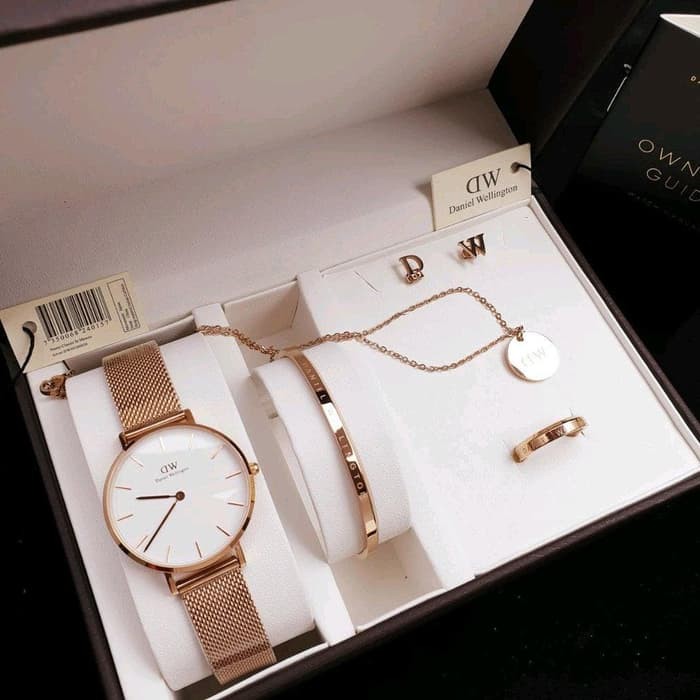 Daniel wellington satu set new arrivals