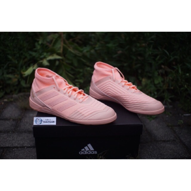 Adidas 18.3 hot sale predator pink